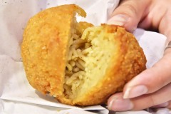 Arancino di spaghetti cacio e pepe