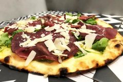Pizzeria la Lievita pizza a domicilio e da asporto bresaola, rughetta e parmigiano