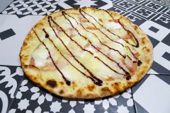 Pizza bufala e mortadella
