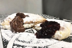 Calzoni dolci nutella e marmellata di visciole