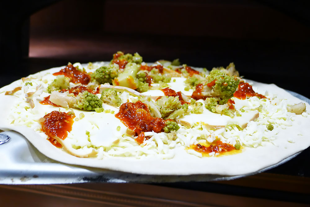 Pizzeria la Lievita pizza a domicilio e da asporto broccoli, nduja e provola affumicata da infornare